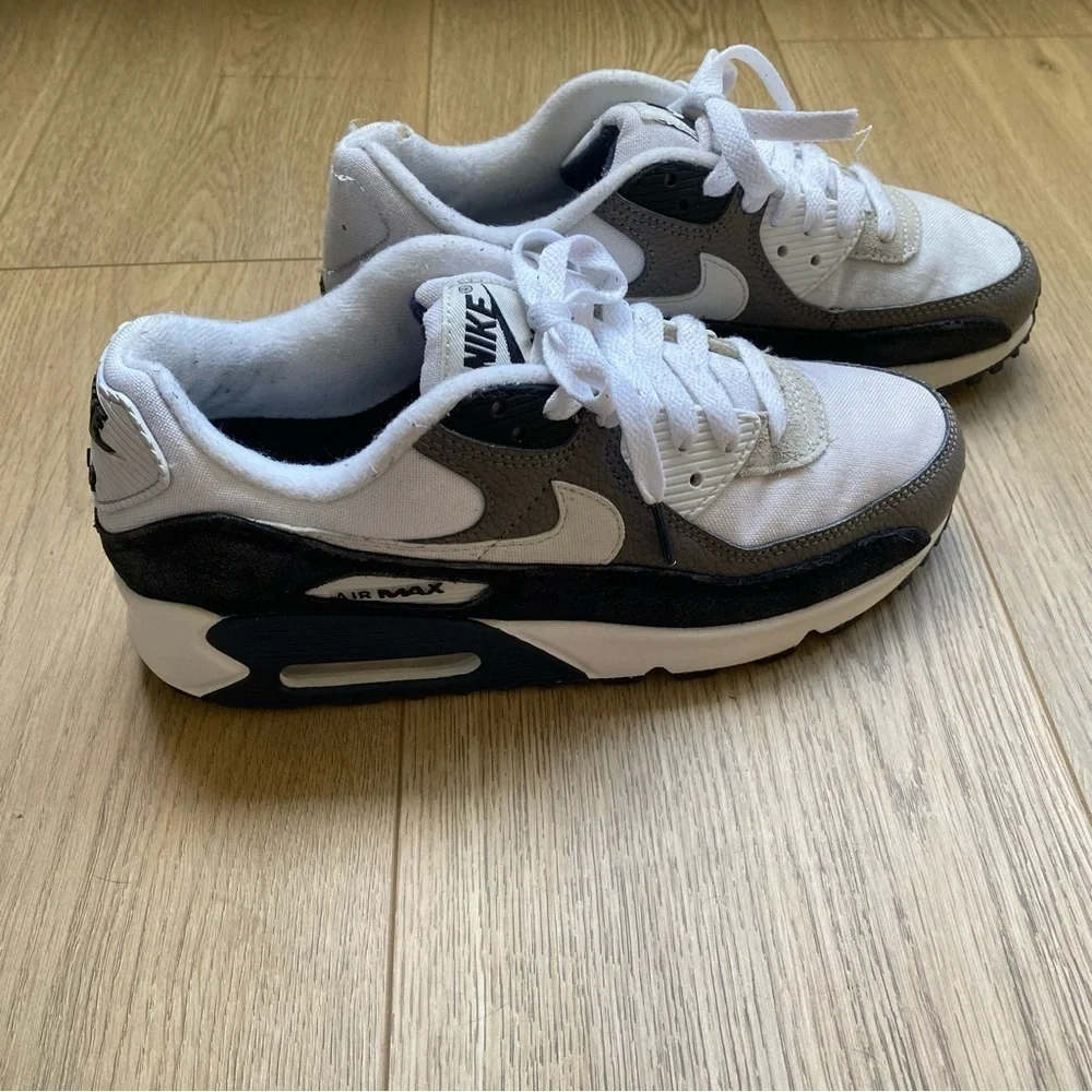 Moving Sale * Nike Air Max 90 White Grey Black Sneakers Size 7 Athletic Active